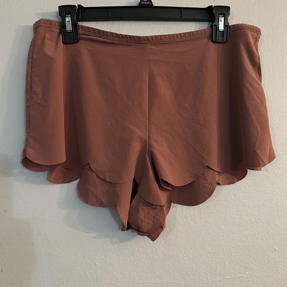 Free People Women's High Waisted Scallop hem Flowy Shorts Brown XL Sleepwear - Picture 2 of 9